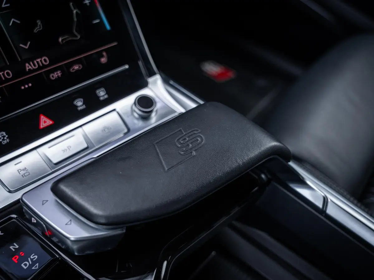 SQ8 S quattro 115 kWh - Pano l Matrix l B&O l RS seats