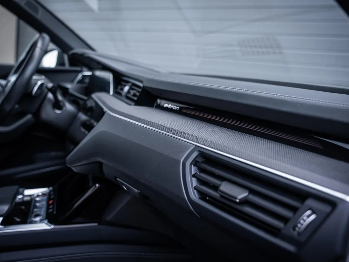 SQ8 S quattro 115 kWh - Pano l Matrix l B&O l RS seats