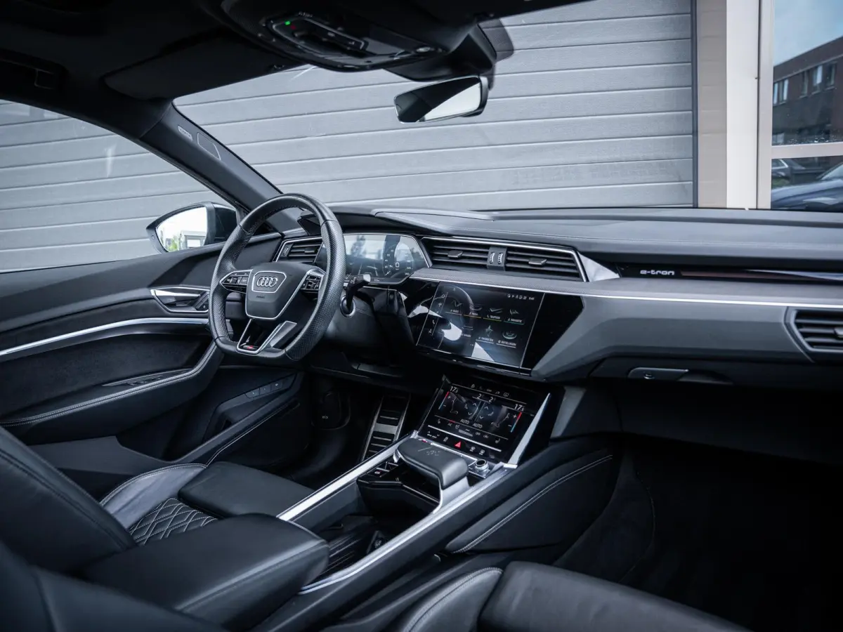 SQ8 S quattro 115 kWh - Pano l Matrix l B&O l RS seats