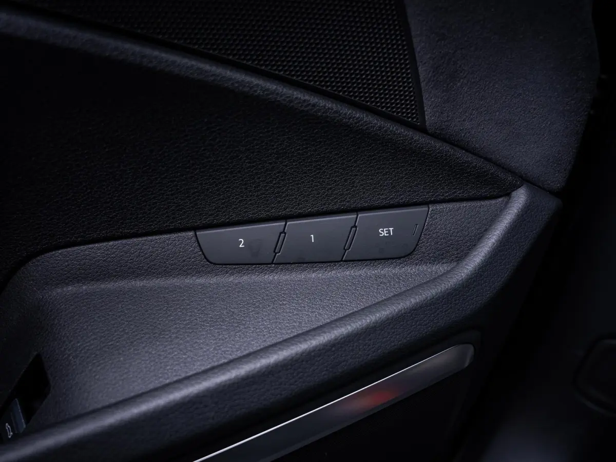 SQ8 S quattro 115 kWh - Pano l Matrix l B&O l RS seats