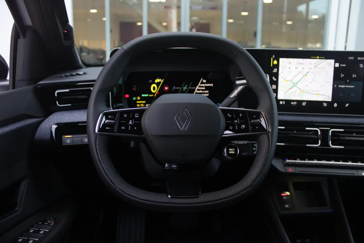 COMFORT RANGE TECHNO 150PK 52 kWh *NIEUWE AUTO!* | PACK WINTER TECHNO: (ELEKTRISCH VERWARMBARE VOORSTOELEN, ELEKTRISCH VERWARMBAAR STUURWIEL, BESTUUDERSSTOEL MET ELEKTRSCH VERSTELBARE LENDES