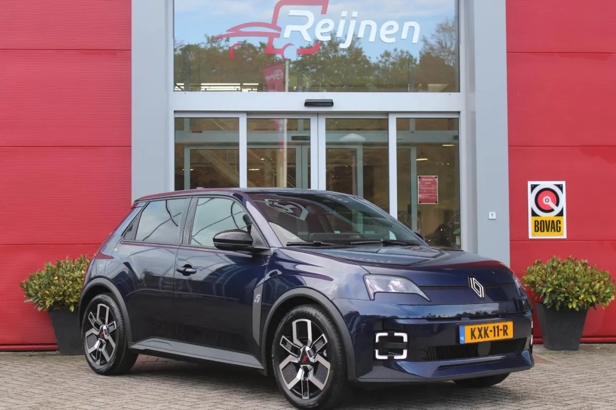 COMFORT RANGE TECHNO 150PK 52 kWh *NIEUWE AUTO!* | PACK WINTER TECHNO: (ELEKTRISCH VERWARMBARE VOORSTOELEN, ELEKTRISCH VERWARMBAAR STUURWIEL, BESTUUDERSSTOEL MET ELEKTRSCH VERSTELBARE LENDES