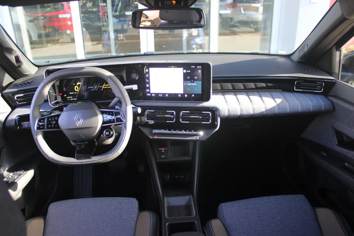 COMFORT RANGE TECHNO 150PK 52 kWh *NIEUWE AUTO!* | PACK WINTER TECHNO: (ELEKTRISCH VERWARMBARE VOORSTOELEN, ELEKTRISCH VERWARMBAAR STUURWIEL, BESTUUDERSSTOEL MET ELEKTRSCH VERSTELBARE LENDES