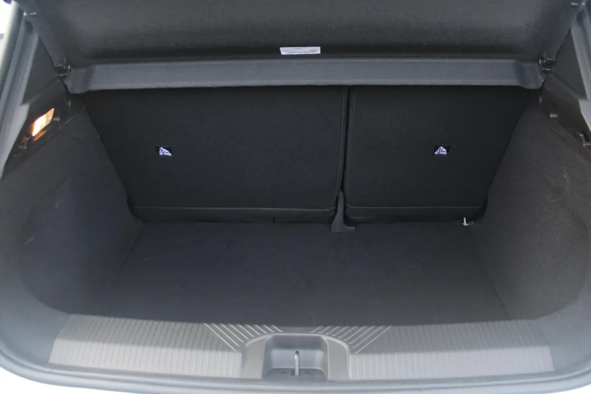 COMFORT RANGE TECHNO 150PK 52 kWh *NIEUWE AUTO!* | PACK WINTER TECHNO: (ELEKTRISCH VERWARMBARE VOORSTOELEN, ELEKTRISCH VERWARMBAAR STUURWIEL, BESTUUDERSSTOEL MET ELEKTRSCH VERSTELBARE LENDES
