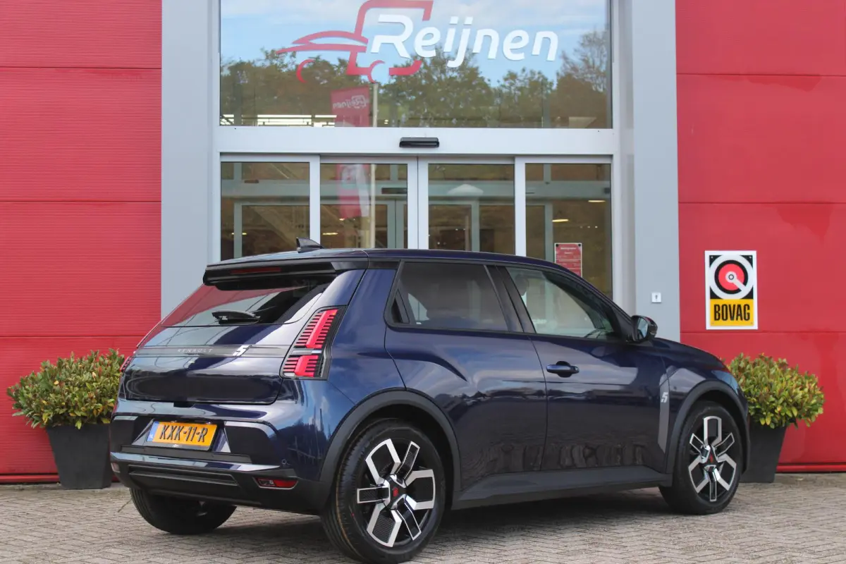 COMFORT RANGE TECHNO 150PK 52 kWh *NIEUWE AUTO!* | PACK WINTER TECHNO: (ELEKTRISCH VERWARMBARE VOORSTOELEN, ELEKTRISCH VERWARMBAAR STUURWIEL, BESTUUDERSSTOEL MET ELEKTRSCH VERSTELBARE LENDES