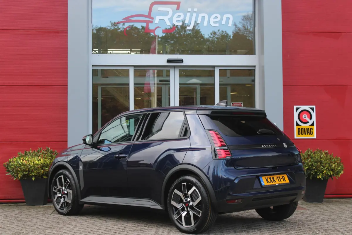 COMFORT RANGE TECHNO 150PK 52 kWh *NIEUWE AUTO!* | PACK WINTER TECHNO: (ELEKTRISCH VERWARMBARE VOORSTOELEN, ELEKTRISCH VERWARMBAAR STUURWIEL, BESTUUDERSSTOEL MET ELEKTRSCH VERSTELBARE LENDES