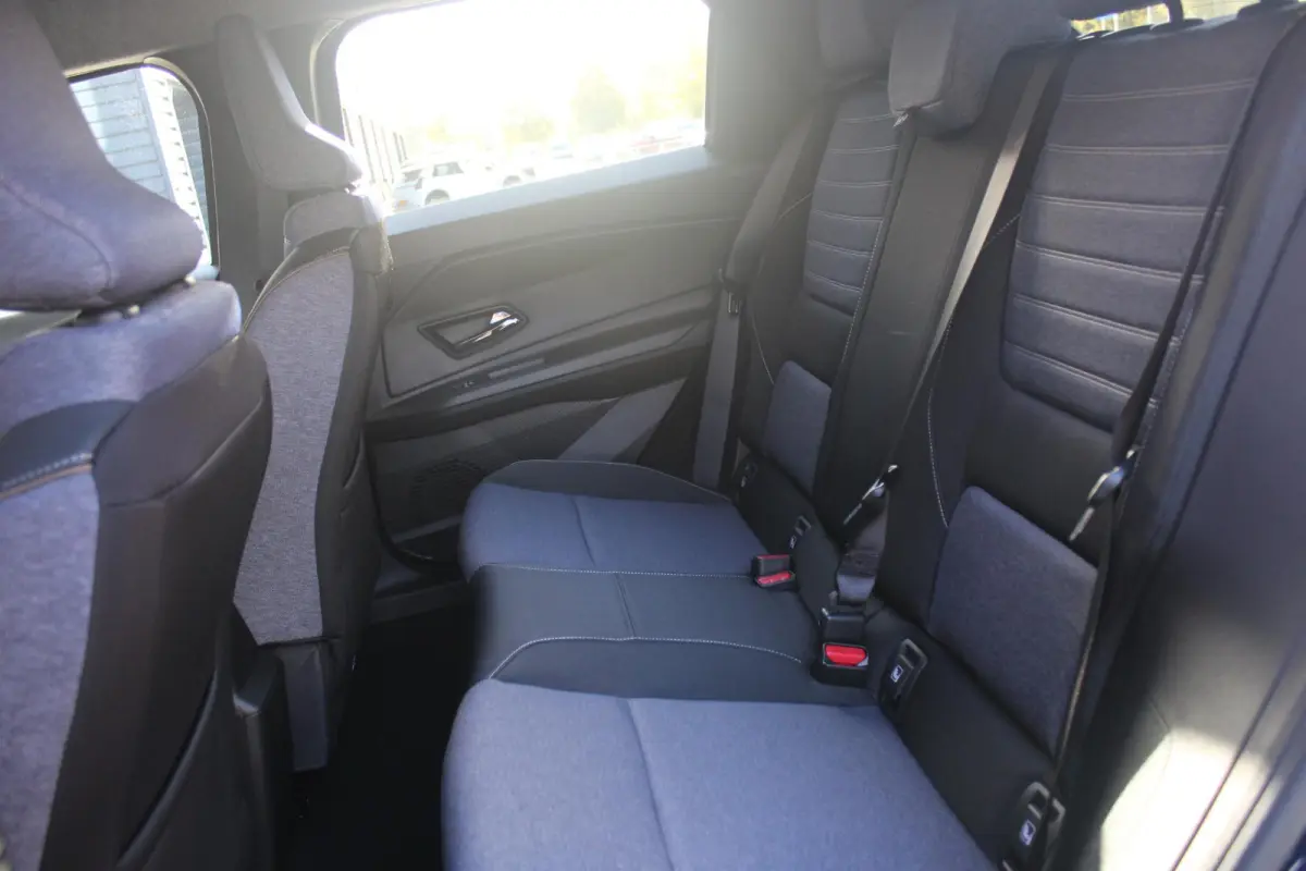 COMFORT RANGE TECHNO 150PK 52 kWh *NIEUWE AUTO!* | PACK WINTER TECHNO: (ELEKTRISCH VERWARMBARE VOORSTOELEN, ELEKTRISCH VERWARMBAAR STUURWIEL, BESTUUDERSSTOEL MET ELEKTRSCH VERSTELBARE LENDES