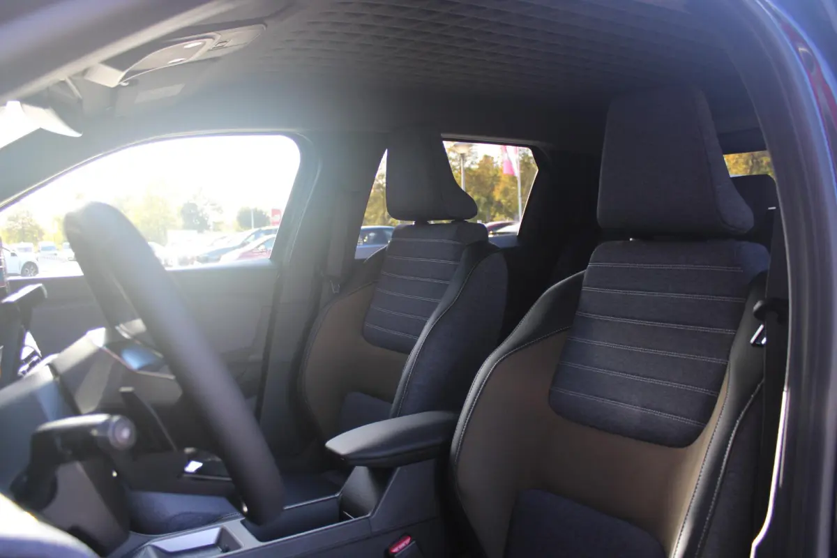 COMFORT RANGE TECHNO 150PK 52 kWh *NIEUWE AUTO!* | PACK WINTER TECHNO: (ELEKTRISCH VERWARMBARE VOORSTOELEN, ELEKTRISCH VERWARMBAAR STUURWIEL, BESTUUDERSSTOEL MET ELEKTRSCH VERSTELBARE LENDES