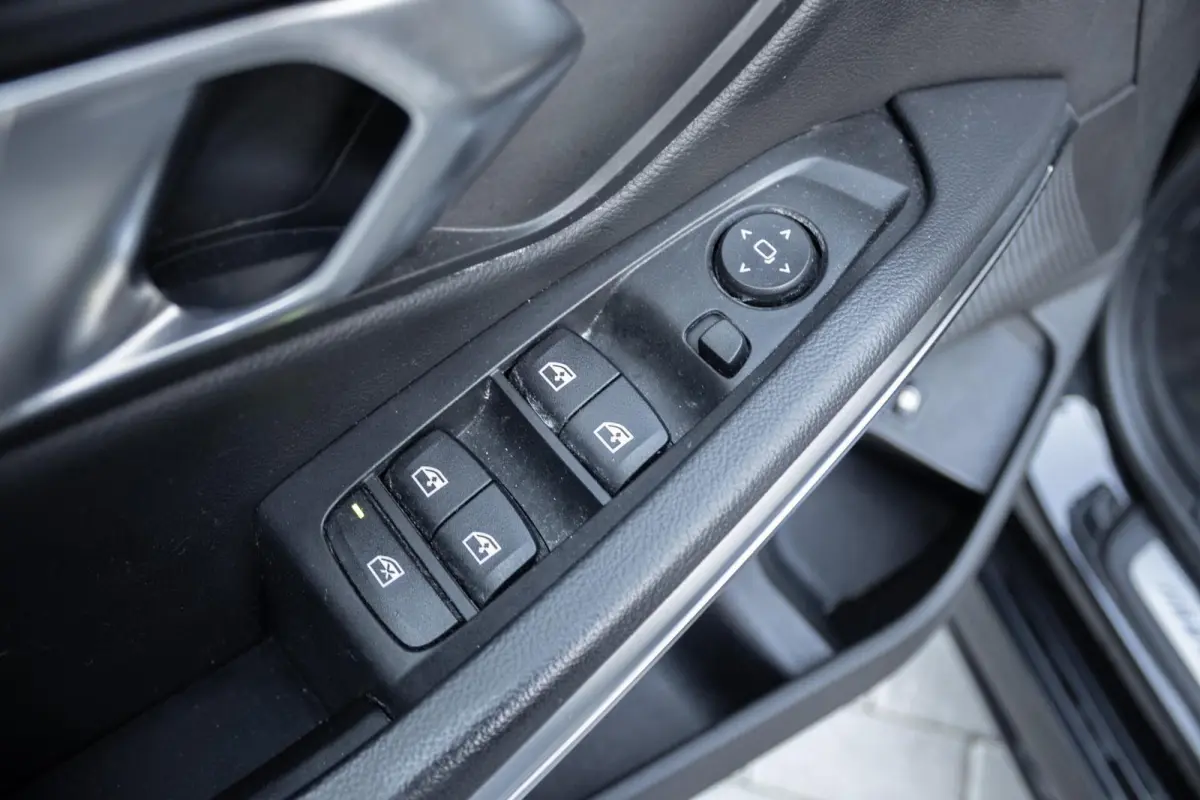 320e M-Sport High Executive | LASER | CARPLAY | LEER | STOELVERWARMING