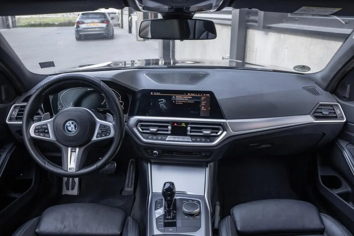 320e M-Sport High Executive | LASER | CARPLAY | LEER | STOELVERWARMING