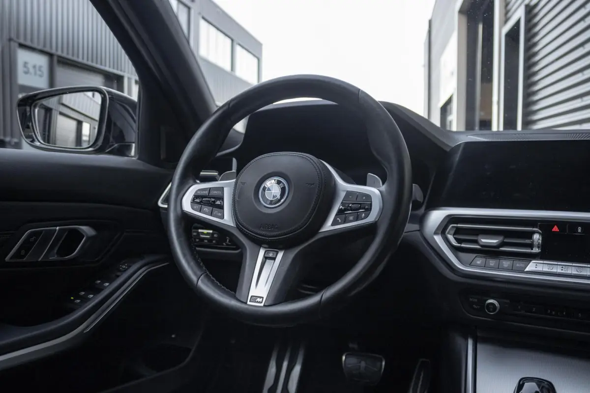 320e M-Sport High Executive | LASER | CARPLAY | LEER | STOELVERWARMING