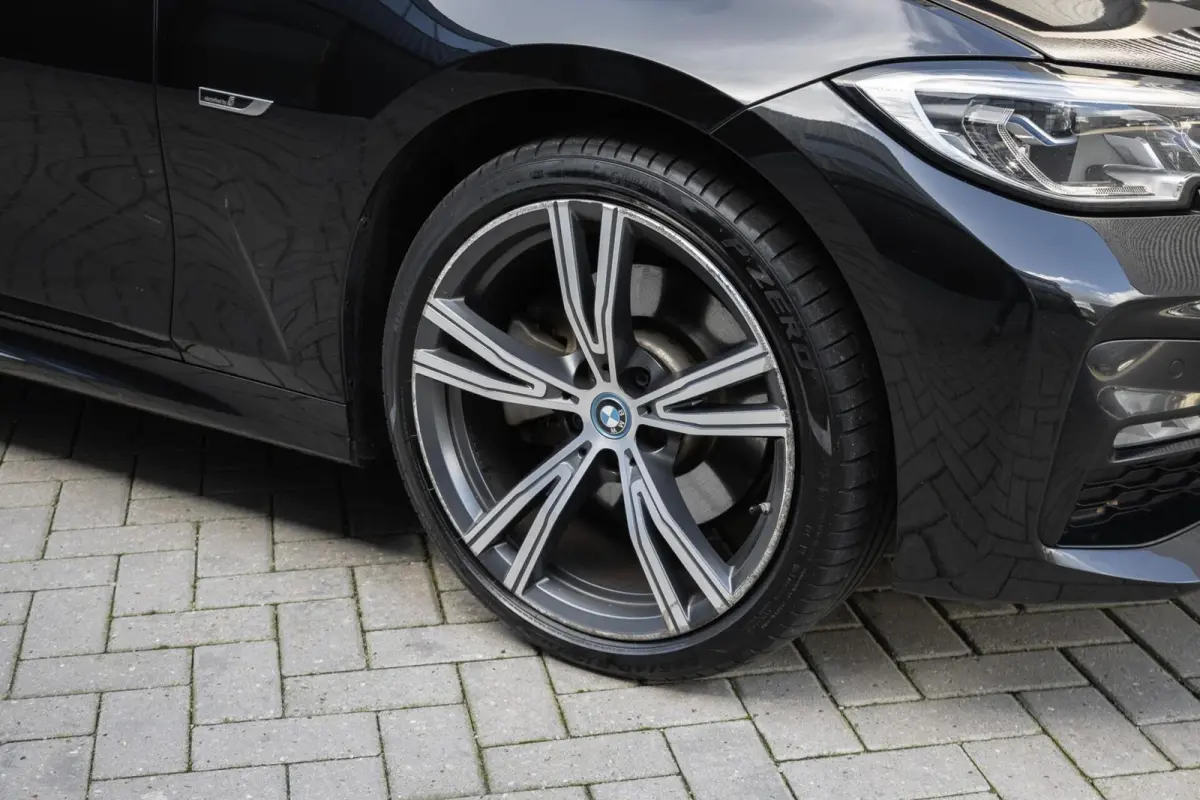 320e M-Sport High Executive | LASER | CARPLAY | LEER | STOELVERWARMING