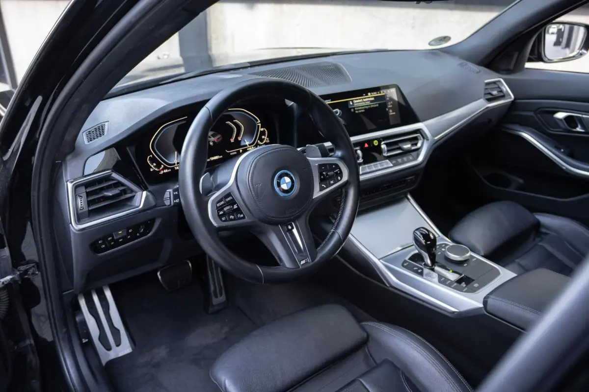 320e M-Sport High Executive | LASER | CARPLAY | LEER | STOELVERWARMING