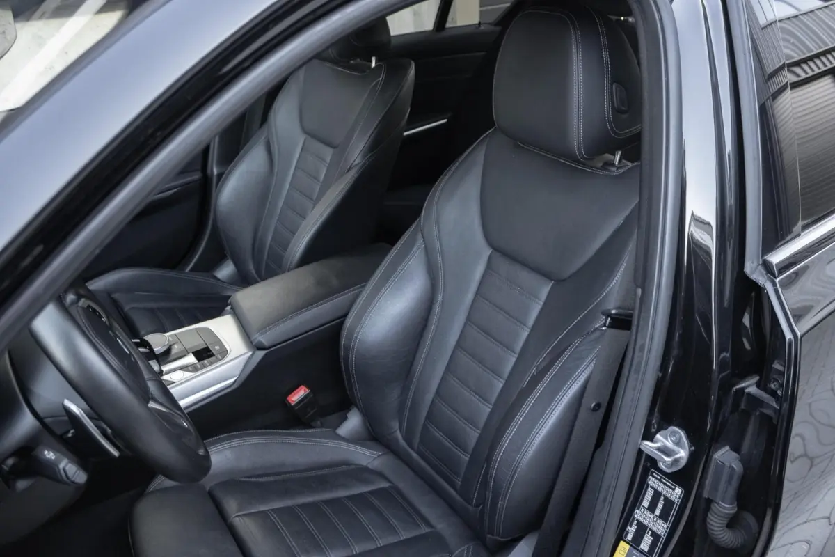 320e M-Sport High Executive | LASER | CARPLAY | LEER | STOELVERWARMING