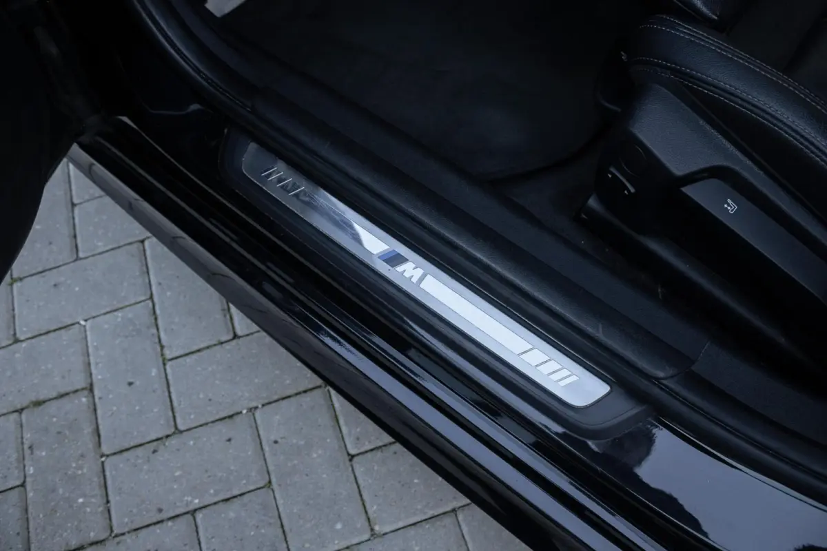 320e M-Sport High Executive | LASER | CARPLAY | LEER | STOELVERWARMING
