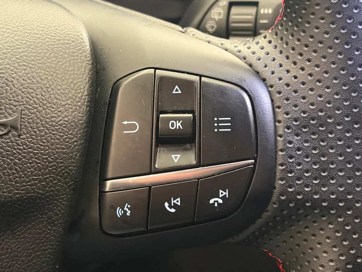 1.0 EcoBoost ST-Line | Achteruitrijcamera | Airco (automatisch) | Apple Carplay/Android Auto|telefoonintegratie premium