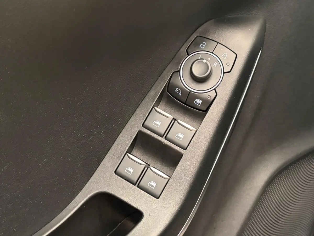 1.0 EcoBoost ST-Line | Achteruitrijcamera | Airco (automatisch) | Apple Carplay/Android Auto|telefoonintegratie premium