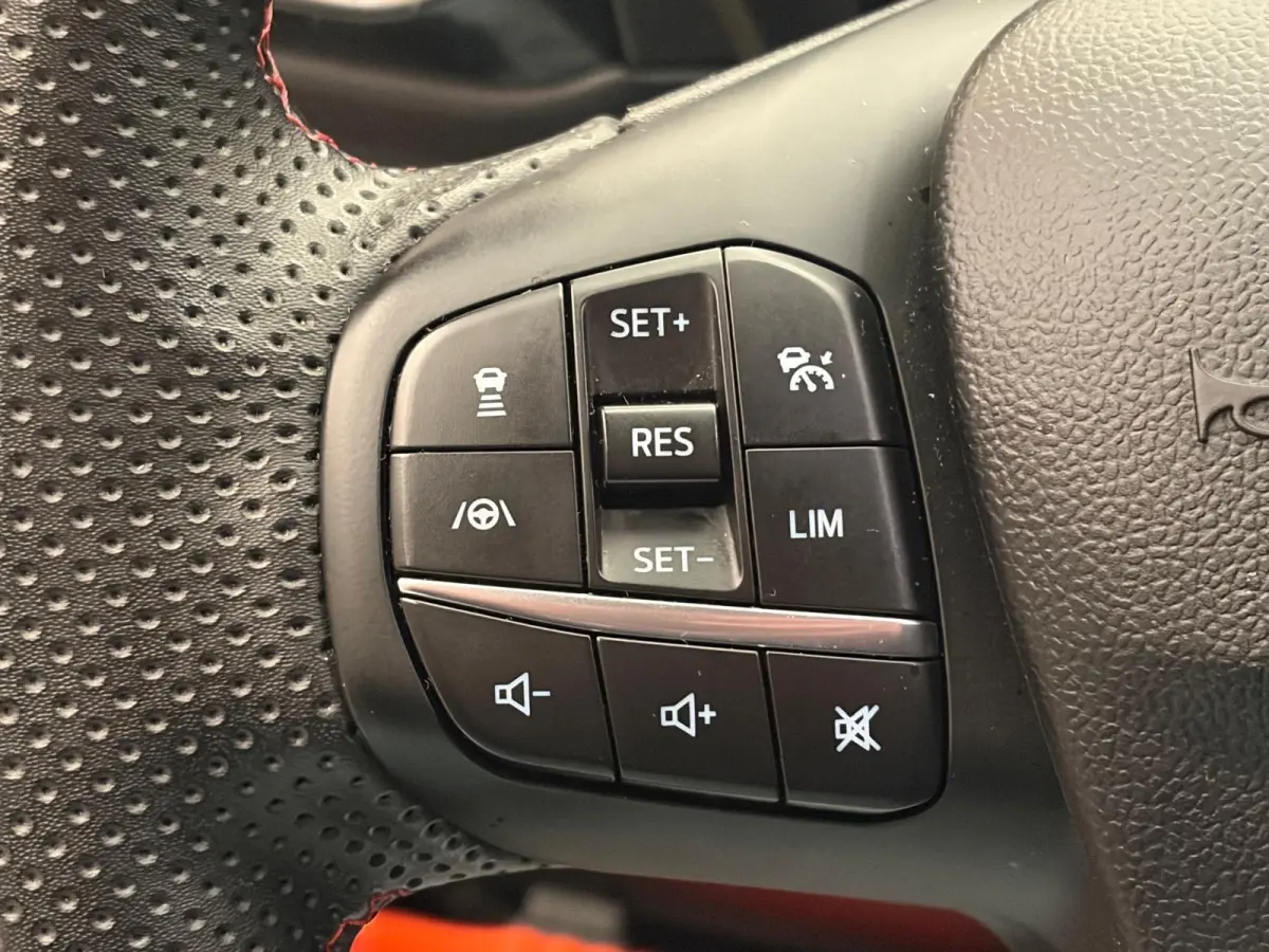 1.0 EcoBoost ST-Line | Achteruitrijcamera | Airco (automatisch) | Apple Carplay/Android Auto|telefoonintegratie premium