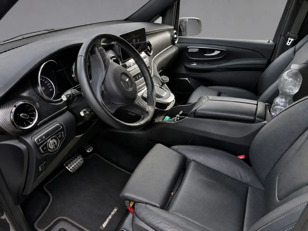 300d L2 AMG Edition 360 Camera, Cruise, Carplay, Stoelverkoeling, Burmester, Stoelverwarming, Trekhaak, 240pk, Automaat, Leder, Uniek!