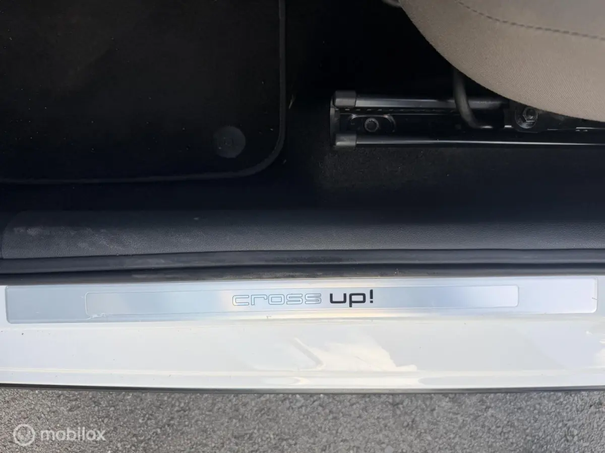 Up! 1.0 CROSS UP! TOPSTAAT! AIRCO*STOELVERW*PDC*16INCH