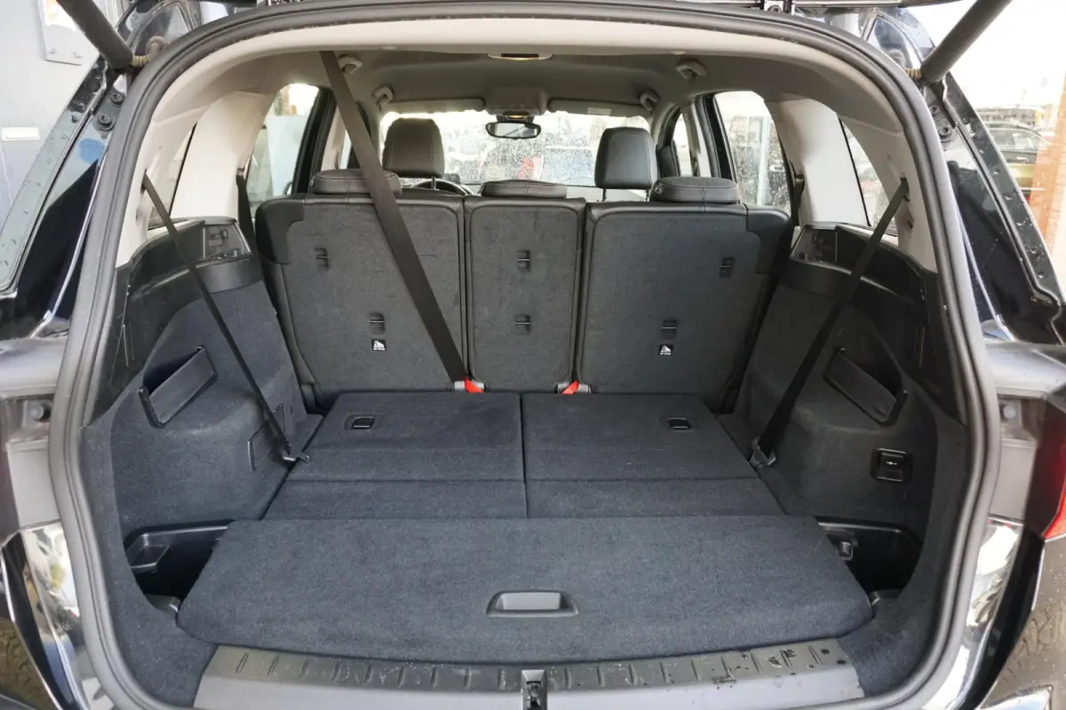218i 7p. Executive Edition + CAMERA / SPORTSTOELEN / LED / HEAD-UP