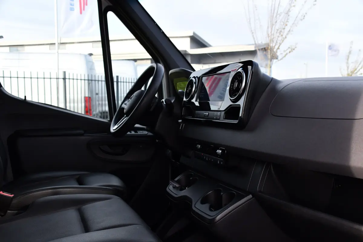 316 2.2 CDI L2H2 PB Edition Full Options! 360 Camera, Cruise, LED, Carplay, 10,5'' Mbux, Stoelverwarming, NAVI, Automaat, Uniek!
