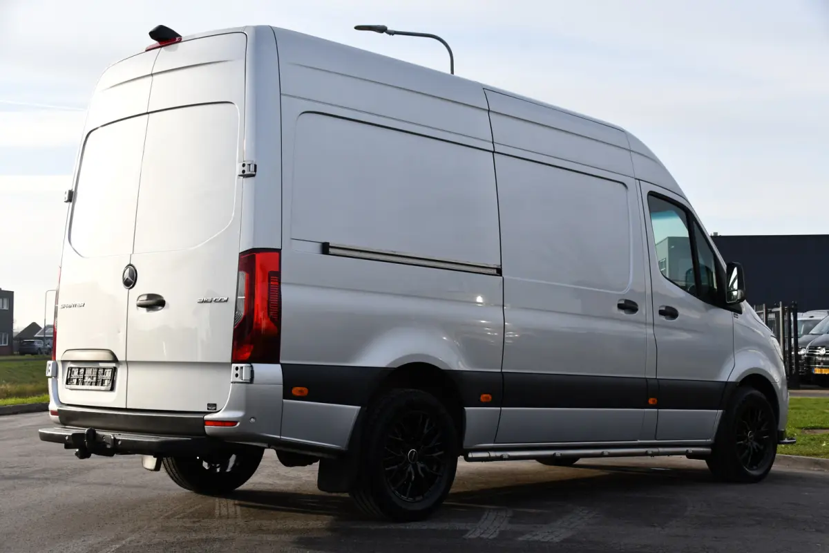 316 2.2 CDI L2H2 PB Edition Full Options! 360 Camera, Cruise, LED, Carplay, 10,5'' Mbux, Stoelverwarming, NAVI, Automaat, Uniek!