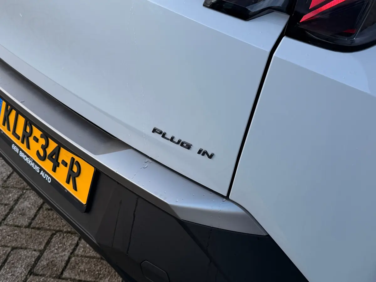 1.6 plug-in Hybrid 225 GT | DEMO DEAL | Schuifdak | Masasge | 360 Camera | Alcantara | Carplay | Memory | elektr. Klep | Matrix | Keyless | Stoel+Stuurverwarming | Adapt. Cruise