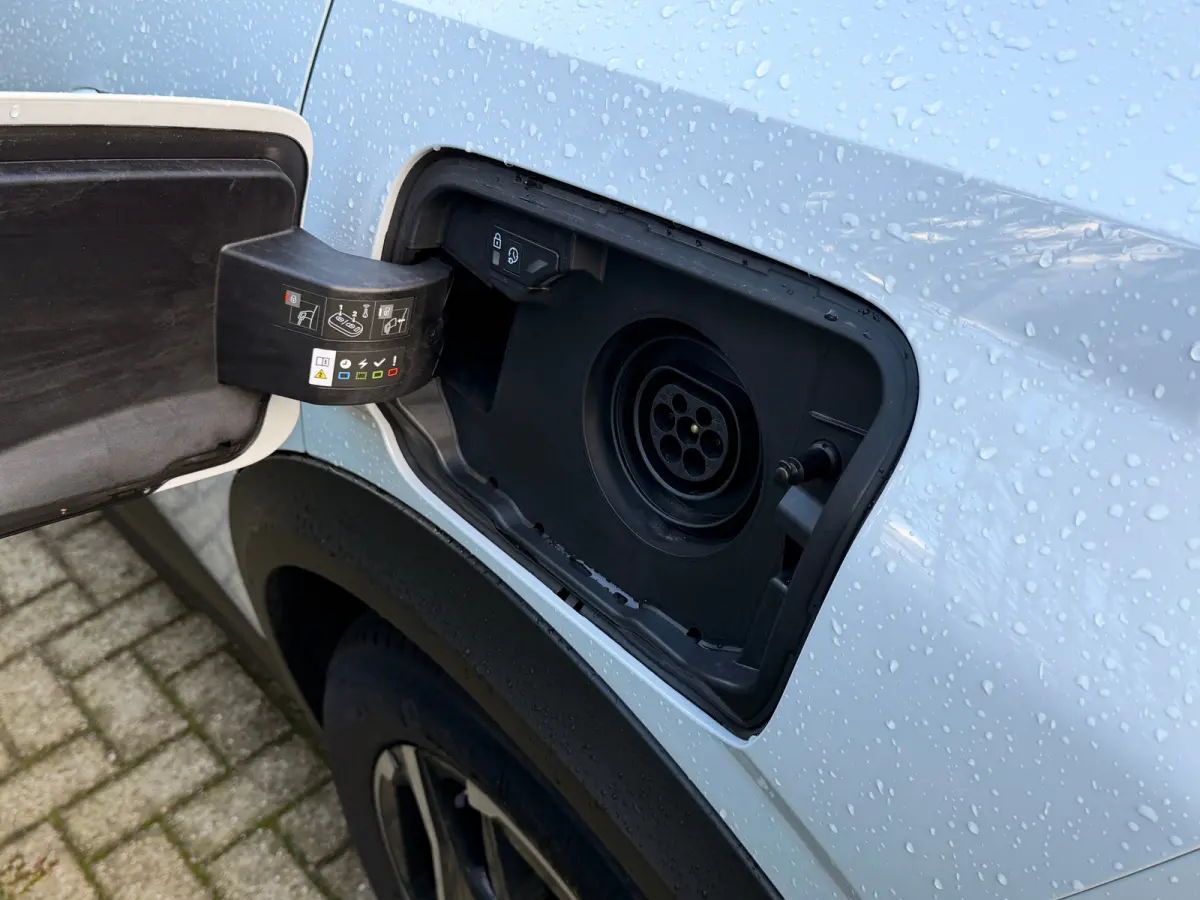 1.6 plug-in Hybrid 225 GT | DEMO DEAL | Schuifdak | Masasge | 360 Camera | Alcantara | Carplay | Memory | elektr. Klep | Matrix | Keyless | Stoel+Stuurverwarming | Adapt. Cruise