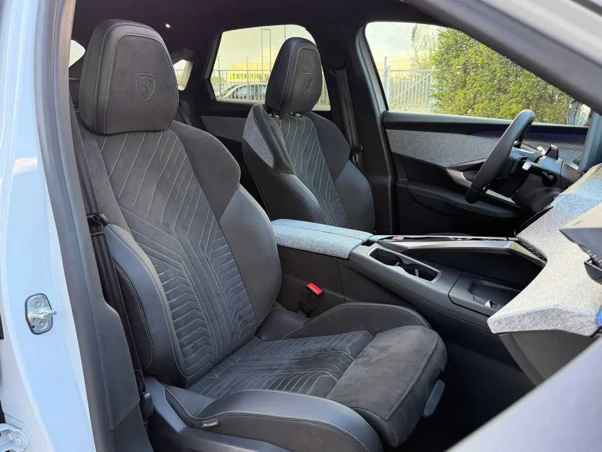 1.6 plug-in Hybrid 225 GT | DEMO DEAL | Schuifdak | Masasge | 360 Camera | Alcantara | Carplay | Memory | elektr. Klep | Matrix | Keyless | Stoel+Stuurverwarming | Adapt. Cruise