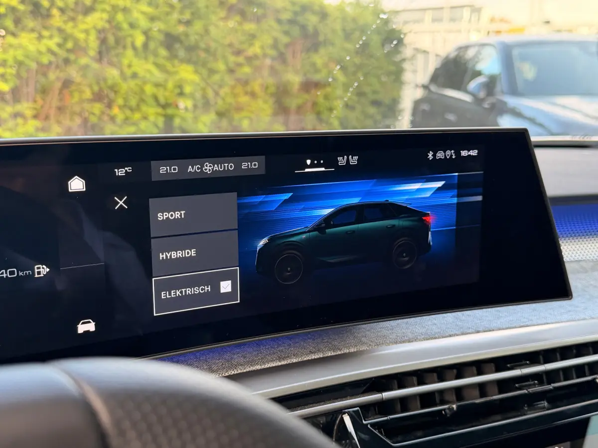1.6 plug-in Hybrid 225 GT | DEMO DEAL | Schuifdak | Masasge | 360 Camera | Alcantara | Carplay | Memory | elektr. Klep | Matrix | Keyless | Stoel+Stuurverwarming | Adapt. Cruise
