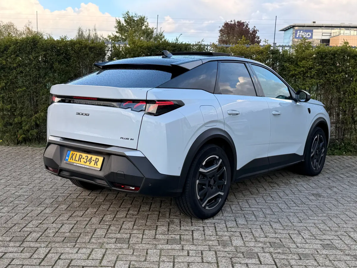 1.6 plug-in Hybrid 225 GT | DEMO DEAL | Schuifdak | Masasge | 360 Camera | Alcantara | Carplay | Memory | elektr. Klep | Matrix | Keyless | Stoel+Stuurverwarming | Adapt. Cruise