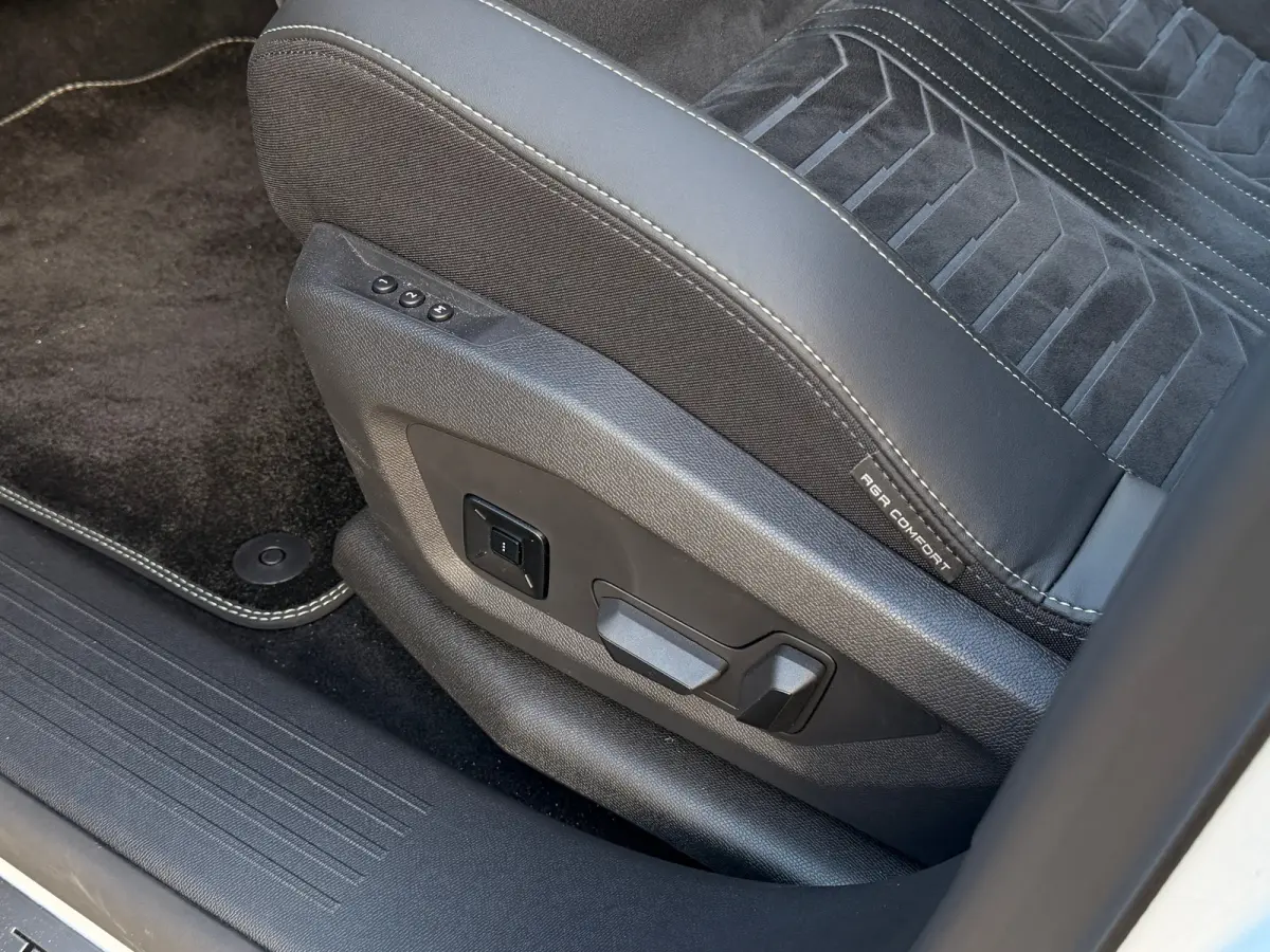 1.6 plug-in Hybrid 225 GT | DEMO DEAL | Schuifdak | Masasge | 360 Camera | Alcantara | Carplay | Memory | elektr. Klep | Matrix | Keyless | Stoel+Stuurverwarming | Adapt. Cruise