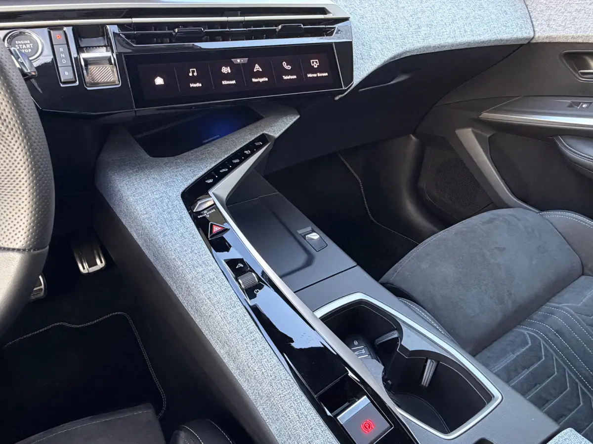 1.6 plug-in Hybrid 225 GT | DEMO DEAL | Schuifdak | Masasge | 360 Camera | Alcantara | Carplay | Memory | elektr. Klep | Matrix | Keyless | Stoel+Stuurverwarming | Adapt. Cruise