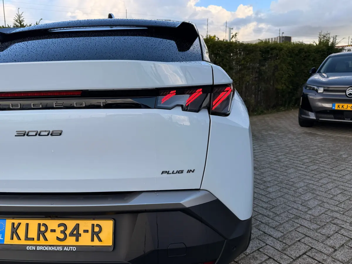 1.6 plug-in Hybrid 225 GT | DEMO DEAL | Schuifdak | Masasge | 360 Camera | Alcantara | Carplay | Memory | elektr. Klep | Matrix | Keyless | Stoel+Stuurverwarming | Adapt. Cruise