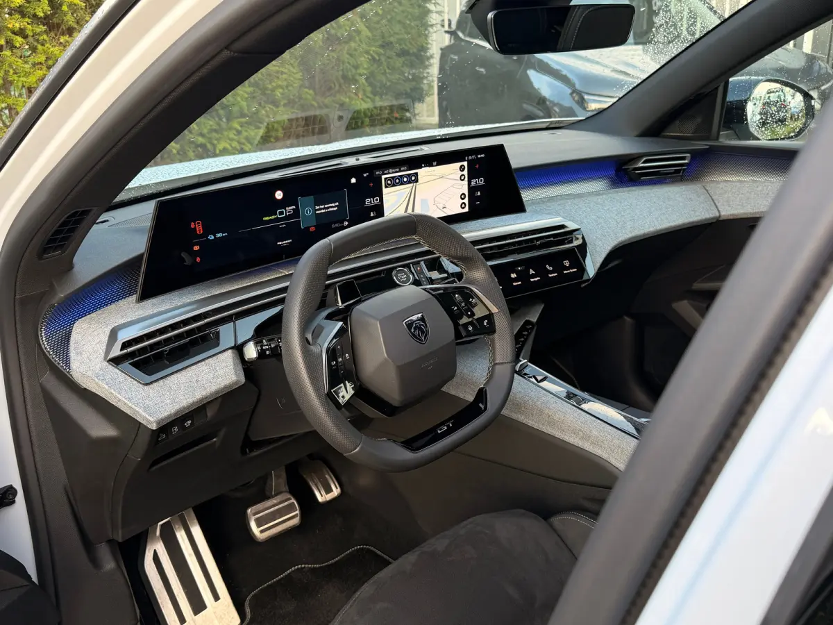 1.6 plug-in Hybrid 225 GT | DEMO DEAL | Schuifdak | Masasge | 360 Camera | Alcantara | Carplay | Memory | elektr. Klep | Matrix | Keyless | Stoel+Stuurverwarming | Adapt. Cruise