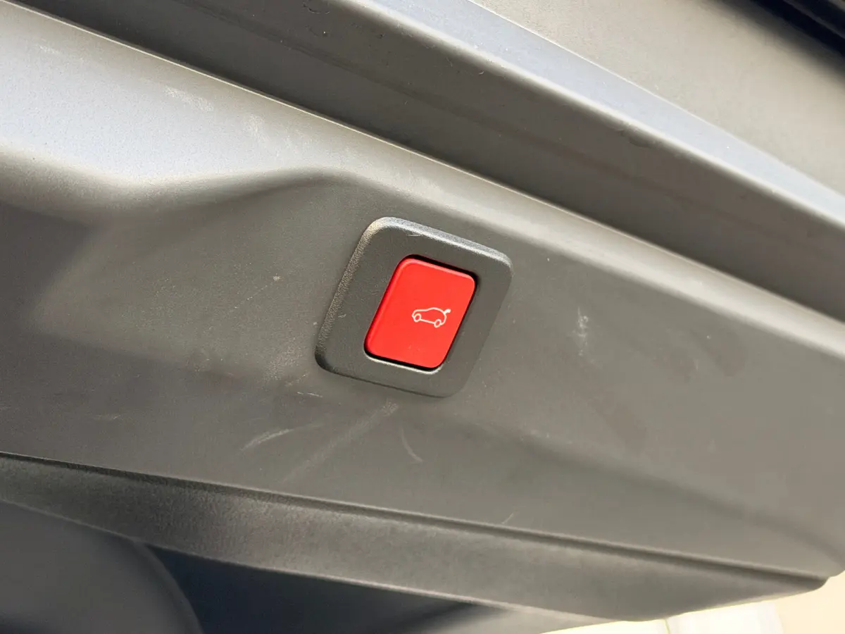1.6 plug-in Hybrid 225 GT | DEMO DEAL | Schuifdak | Masasge | 360 Camera | Alcantara | Carplay | Memory | elektr. Klep | Matrix | Keyless | Stoel+Stuurverwarming | Adapt. Cruise
