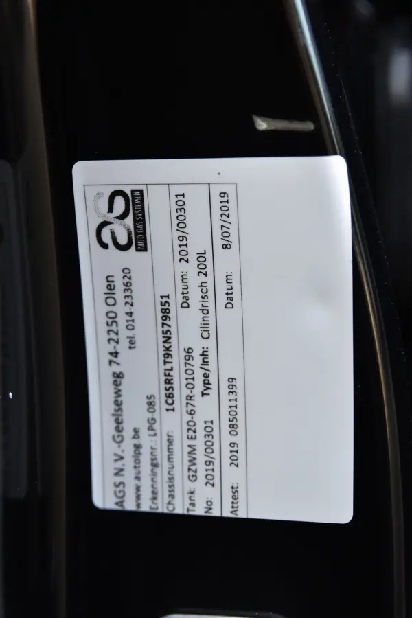 1500 5.7 V8 4x4 Crew Cab REBEL, BTW, Panorama, Full!