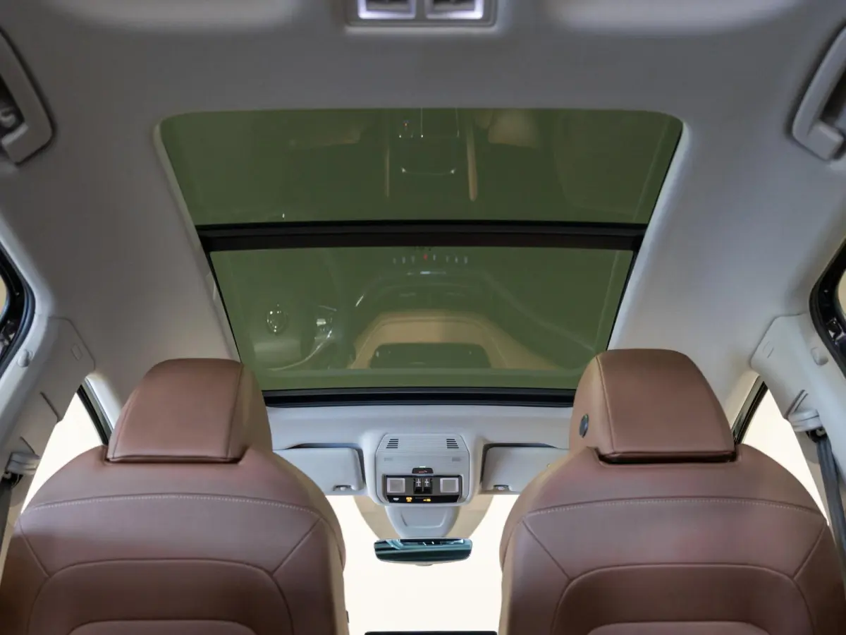 80 SOH 93% / 204pk / Panorama dak / Trekhaak / Leder / Head-up display /