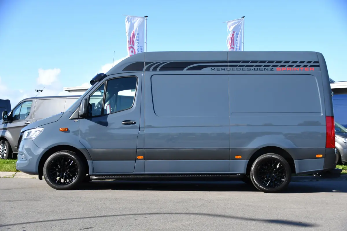 315 1.9 CDI RWD L2H2 PB Edition FACELIFT! Camera, Adaptieve Cruise, LED, 150pk, Automaat, 10,5'' Mbux, Sensoren, 3 Jaar Garantie, Uniek!