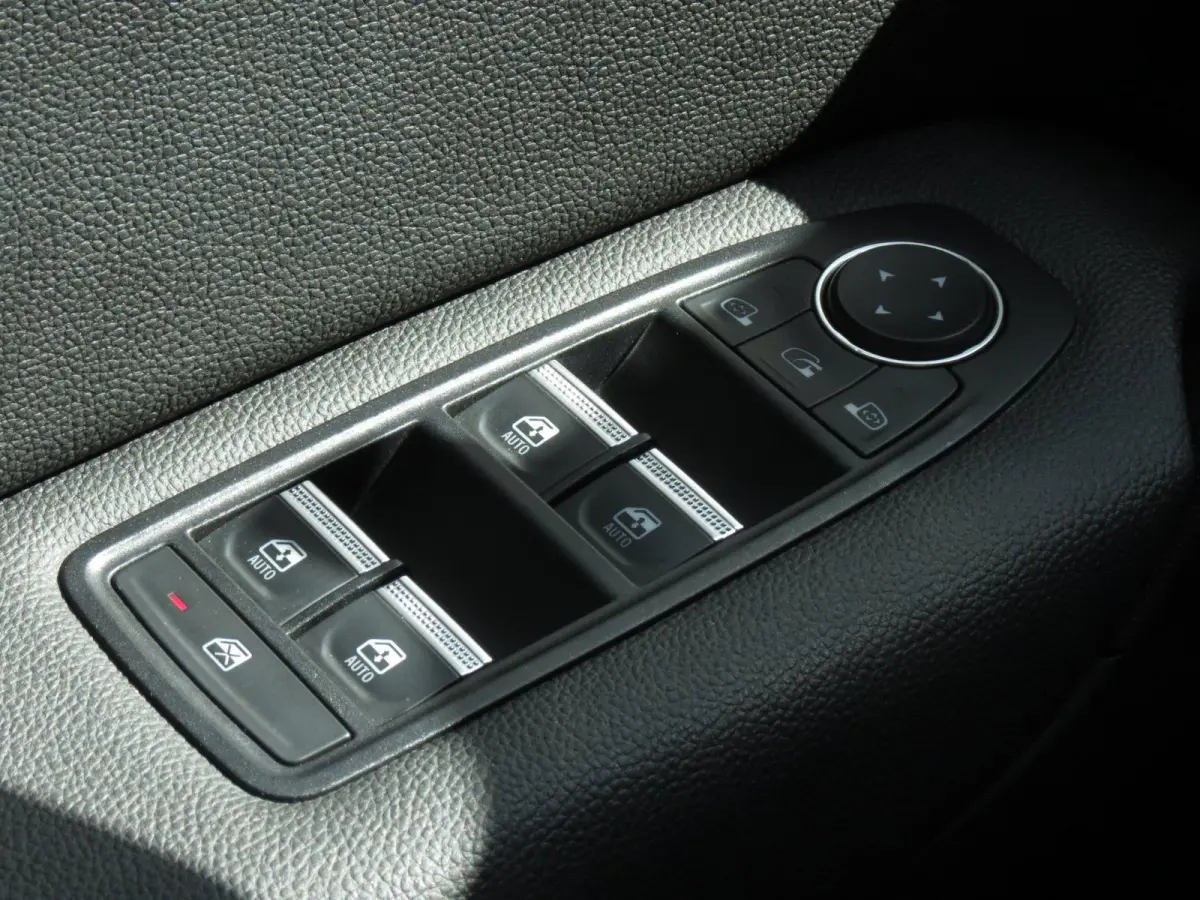 1.3 TCe 130 Intens Two-Tone AUTOMAAT | 1e EIGENAAR | CAMERA | CARPLAY | KEYLESS ENTRY | LED KOPLAMPEN | NAVI |