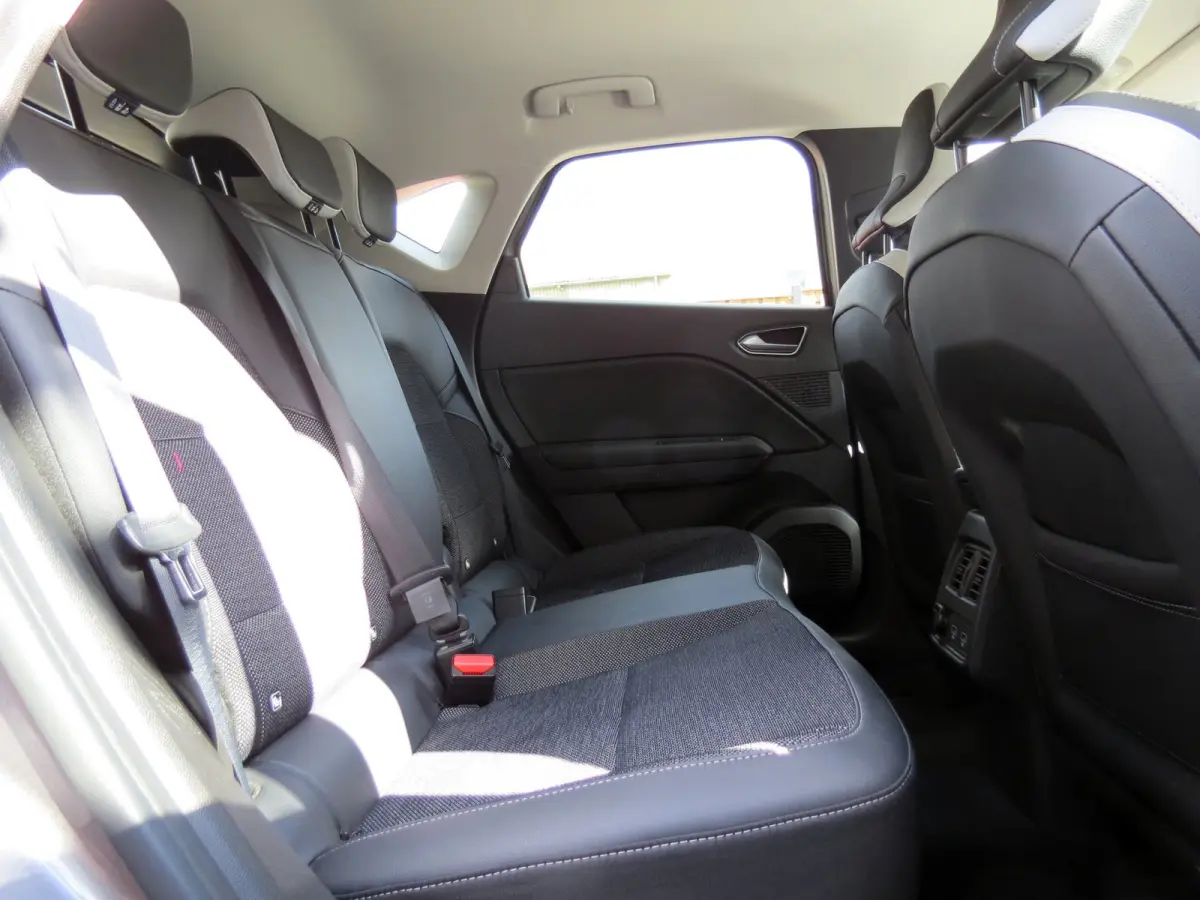 1.3 TCe 130 Intens Two-Tone AUTOMAAT | 1e EIGENAAR | CAMERA | CARPLAY | KEYLESS ENTRY | LED KOPLAMPEN | NAVI |