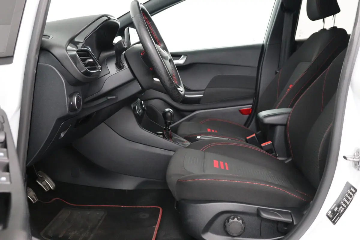 1.0 EcoBoost Hybrid ST-Line X | Dealer Onderhouden! | LED | Winterpack | B&O | Camera | Clima | Navi | Cruise | Parkeersensoren V+A | Keyless | DAB | Lichtmetalen Velgen