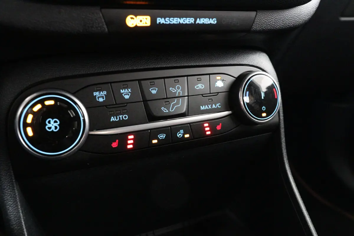 1.0 EcoBoost Hybrid ST-Line X | Dealer Onderhouden! | LED | Winterpack | B&O | Camera | Clima | Navi | Cruise | Parkeersensoren V+A | Keyless | DAB | Lichtmetalen Velgen