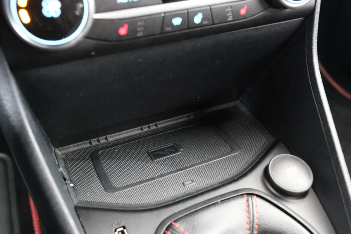 1.0 EcoBoost Hybrid ST-Line X | Dealer Onderhouden! | LED | Winterpack | B&O | Camera | Clima | Navi | Cruise | Parkeersensoren V+A | Keyless | DAB | Lichtmetalen Velgen