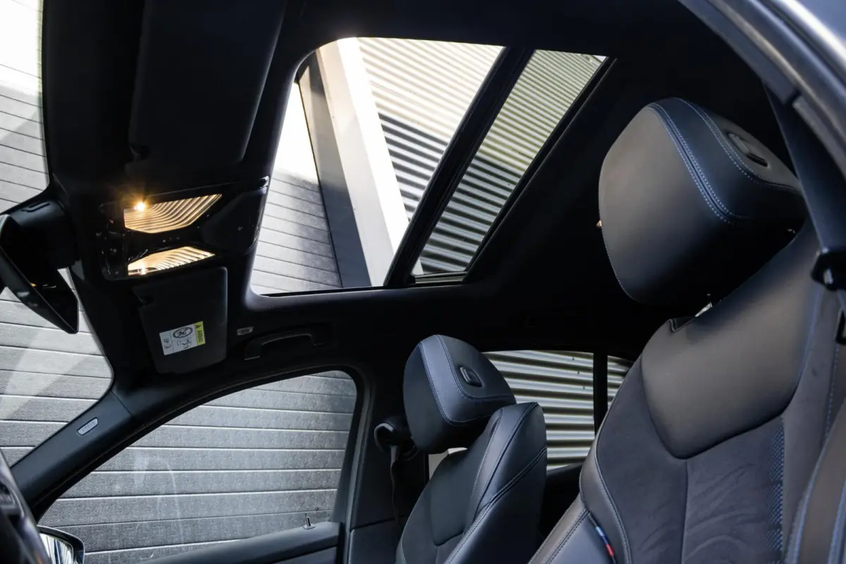 318i M-Sport 4-Cil | PANO | CARBON | DRAVITGRAU | ALCANTARA | CARPLAY | 50 JAHRE