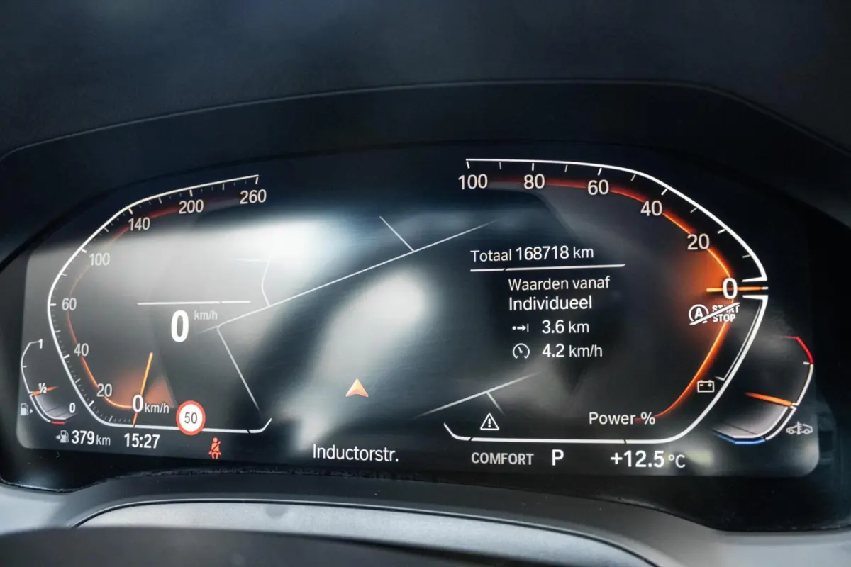 318i M-Sport 4-Cil | PANO | CARBON | DRAVITGRAU | ALCANTARA | CARPLAY | 50 JAHRE