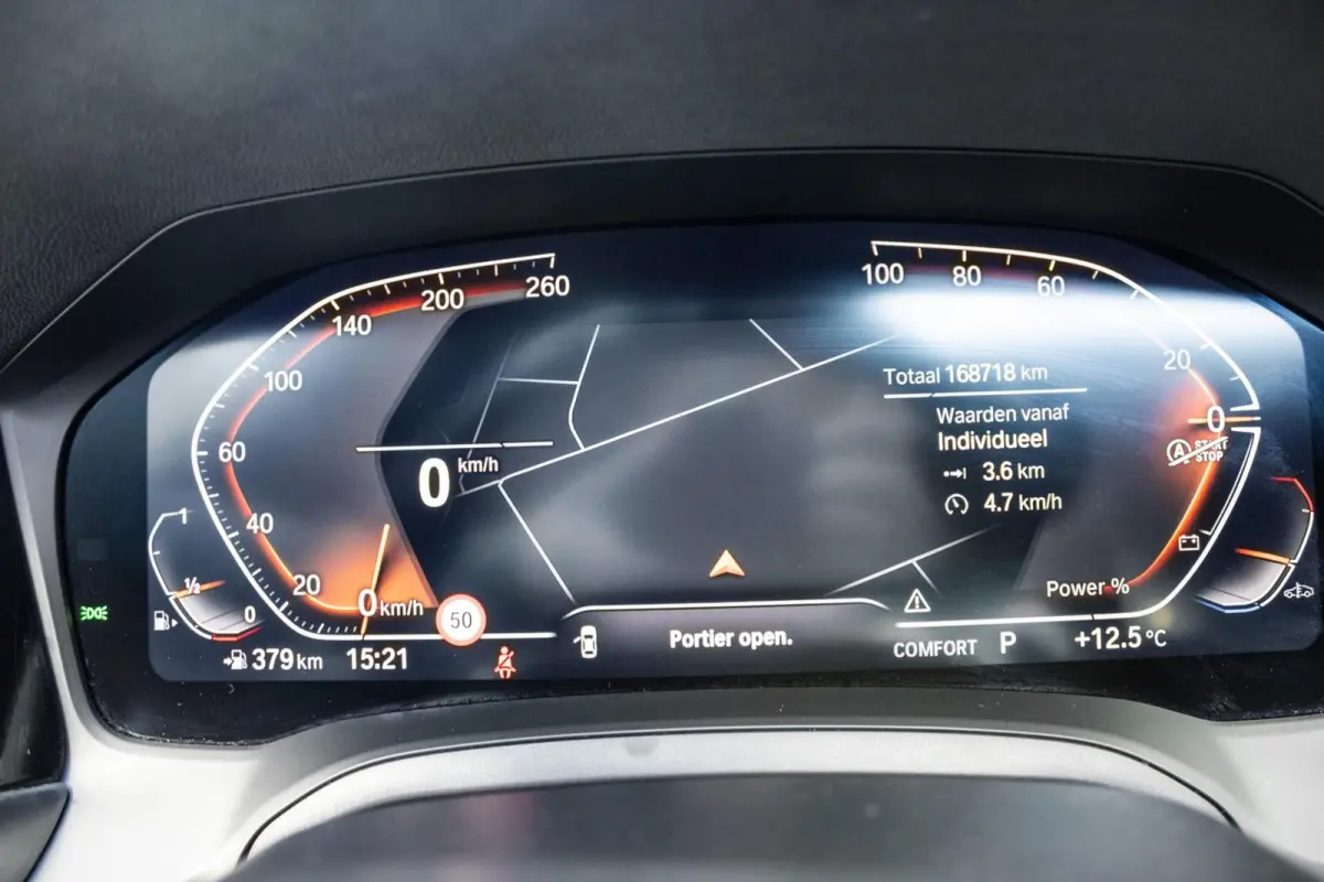 318i M-Sport 4-Cil | PANO | CARBON | DRAVITGRAU | ALCANTARA | CARPLAY | 50 JAHRE