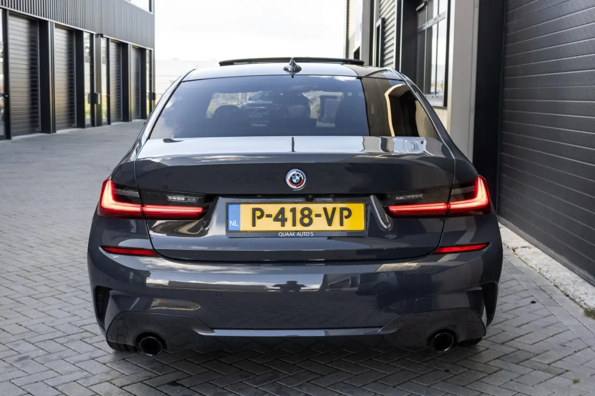 318i M-Sport 4-Cil | PANO | CARBON | DRAVITGRAU | ALCANTARA | CARPLAY | 50 JAHRE