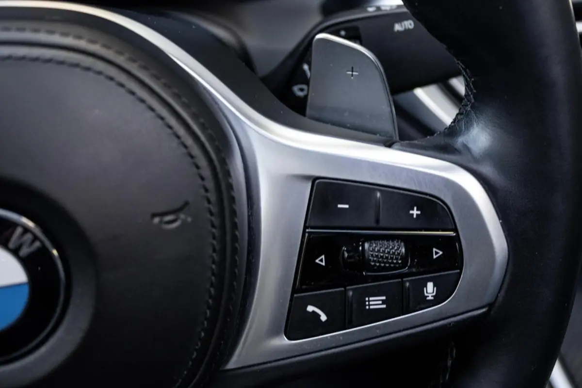 318i M-Sport 4-Cil | PANO | CARBON | DRAVITGRAU | ALCANTARA | CARPLAY | 50 JAHRE